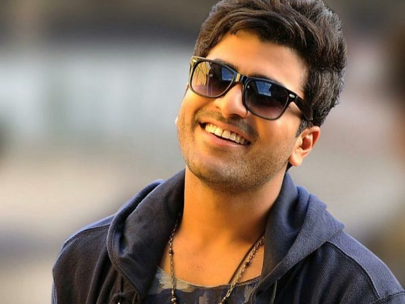 Tollywood Actor Sharwanand Escapes Unhurt as Car Crashes into Divider at CVR Junction